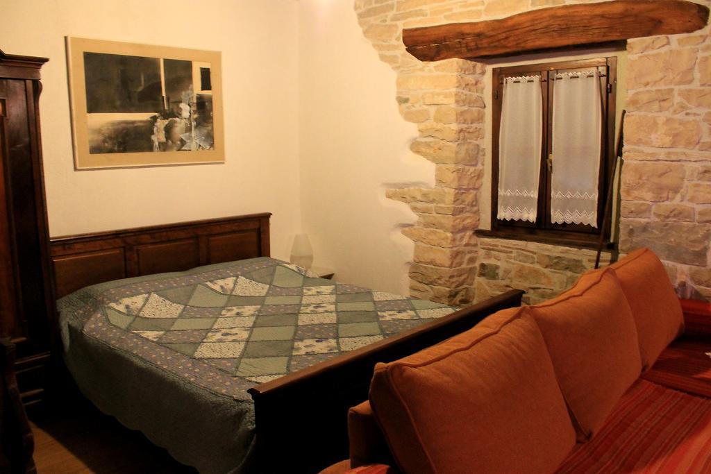 Apartments Mestri Grožnjan Rum bild